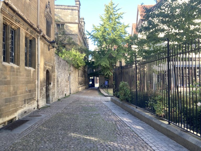 A cobbled lane between Oxford colleges